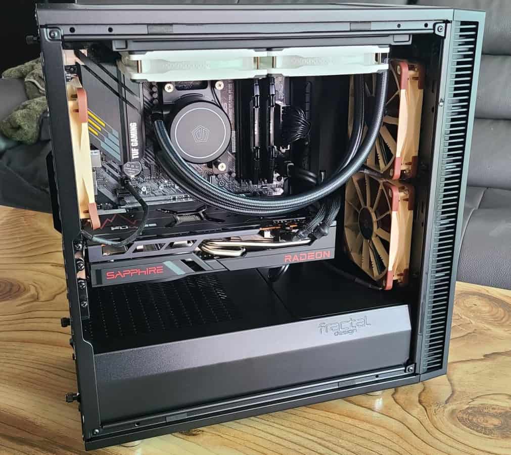 Fractal Design Define Mini C